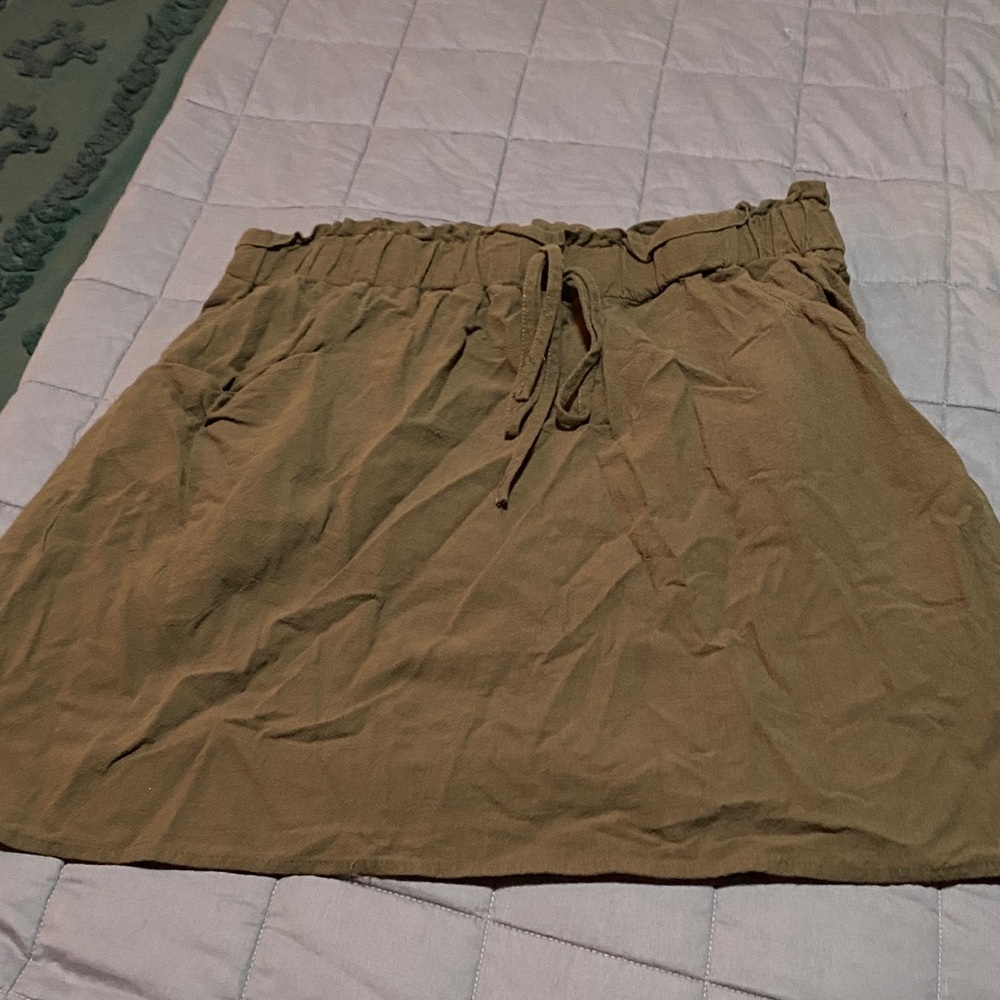 Green casual skirt with pockets